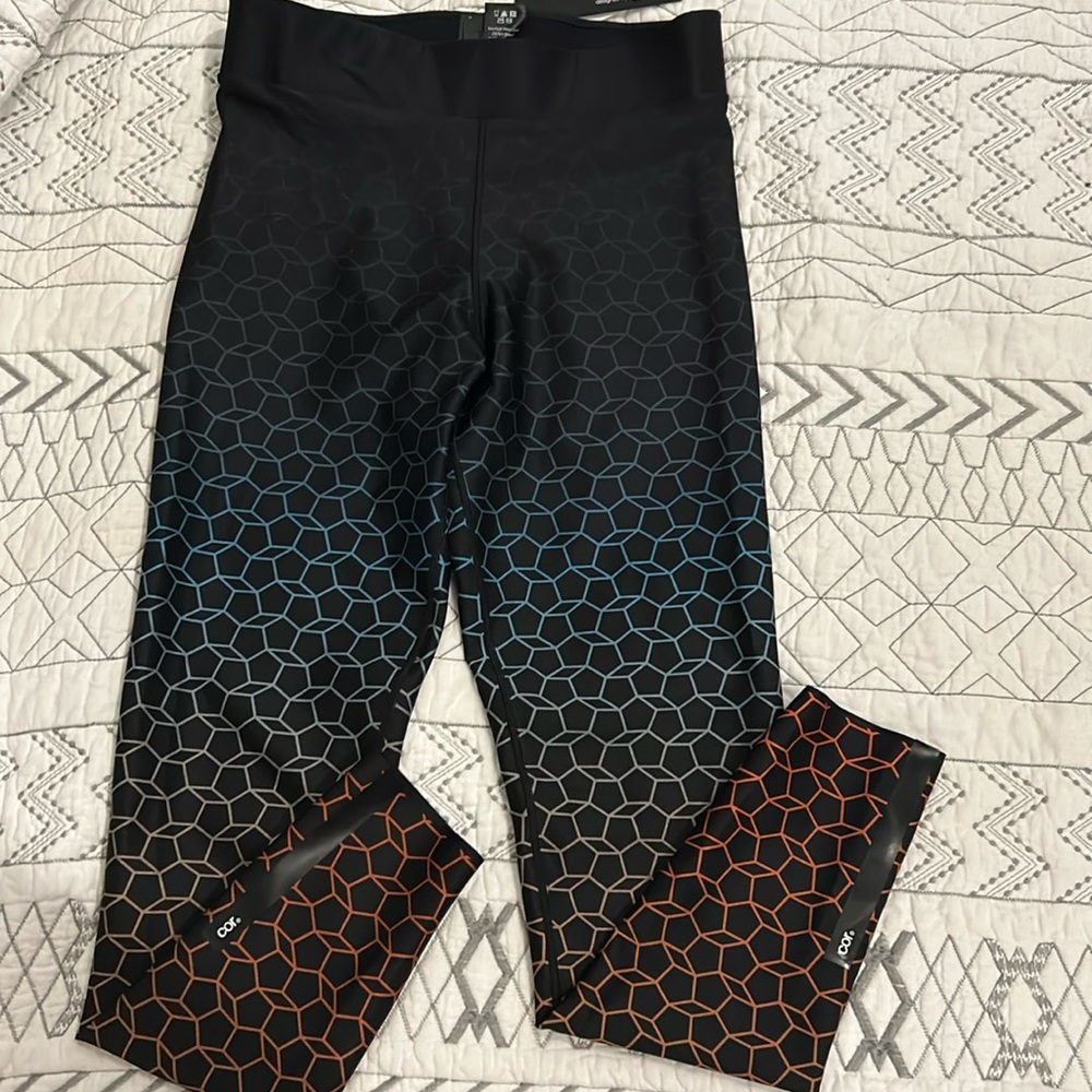 NWT Geometric Skinny Fit Women’s COR Leggings-Made in USA, Size M